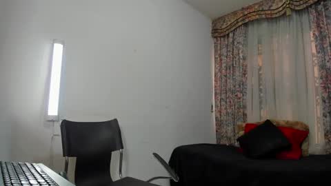 Niki online show from 02/08/25, 07:49