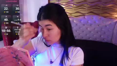 Nina Harpper online show from 07/04/26, 12:44
