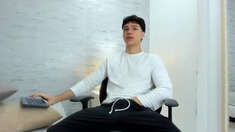 Snapshot of _noah_heyden chatting on 02/09/25, 02:50 Noah Heyden online show from 02/09/25, 02:50