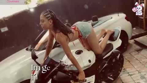 Snapshot of _noahjones chatting on 10/31/25, 11:44 _noahjones online show from 10/31/25, 11:44