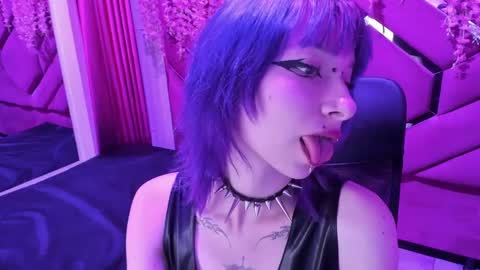_nyx_18 online show from 09/12/25, 08:20