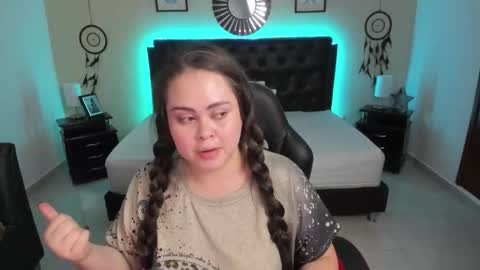 Olivia jones online show from 09/25/25, 03:05