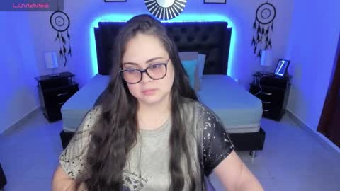 Olivia jones online show from 11/08/25, 01:55