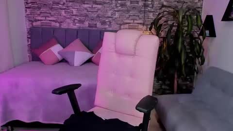 Mariana online show from 01/19/25, 03:08