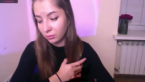 Snapshot of _oliviax_ chatting on 10/04/25, 10:24 Olivia online show from 10/04/25, 10:24