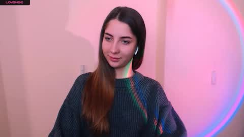 Snapshot of _oliviax_ chatting on 11/28/25, 11:13 Olivia online show from 11/28/25, 11:13