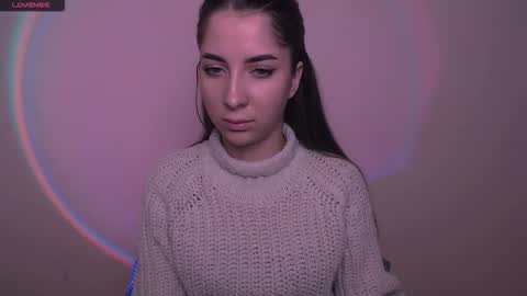 Snapshot of _oliviax_ chatting on 11/29/25, 08:28 Olivia online show from 11/29/25, 08:28