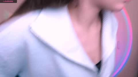 Snapshot of _oliviax_ chatting on 12/01/25, 01:16 Olivia online show from 12/01/25, 01:16