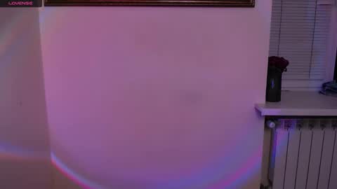 Snapshot of _oliviax_ chatting on 12/03/25, 02:04 Olivia online show from 12/03/25, 02:04