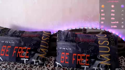 Snapshot of _pando4ka_ chatting on 09/27/25, 08:08  pando4ka  online show from 09/27/25, 08:08