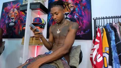 Snapshot of _pantera_09 chatting on 10/19/25, 12:00 Kevin  online show from 10/19/25, 12:00