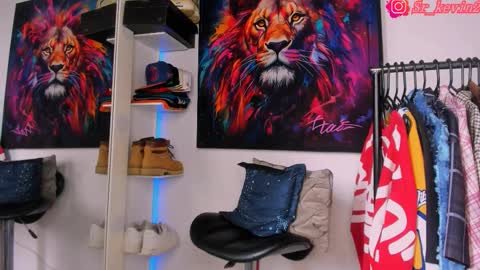 Snapshot of _pantera_09 chatting on 10/28/25, 05:26 Kevin  online show from 10/28/25, 05:26