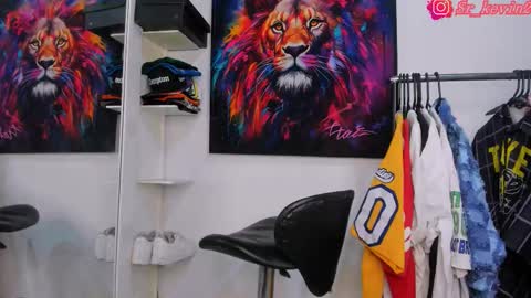 Snapshot of _pantera_09 chatting on 11/04/25, 11:09 Kevin online show from 11/04/25, 11:09