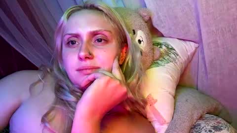 _peaceoutgirlscout_ online show from 09/12/25, 02:44