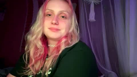 _peaceoutgirlscout_ online show from 09/19/25, 02:57