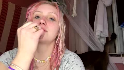 _peaceoutgirlscout_ online show from 09/27/25, 03:11