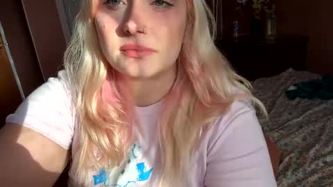 _peaceoutgirlscout_ online show from 10/07/25, 10:29