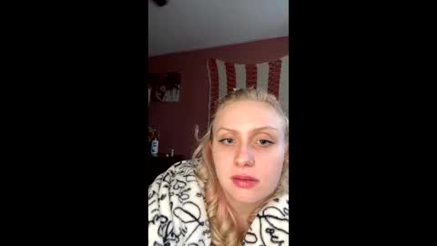 _peaceoutgirlscout_ online show from 11/26/25, 10:00