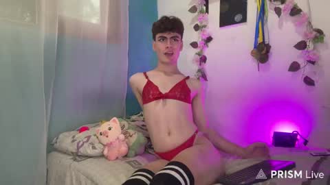 Snapshot of _peachyboy chatting on 05/16/26, 10:47 esteban online show from 05/16/26, 10:47