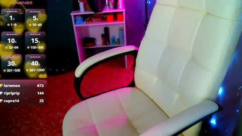 Ilona online show from 12/11/24, 02:44