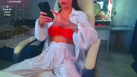 Ilona online show from 05/13/26, 08:01