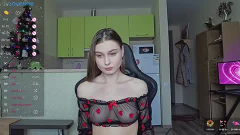 Snapshot of _pinkypie__ chatting on 12/26/24, 10:59 Lili online show from 12/26/24, 10:59