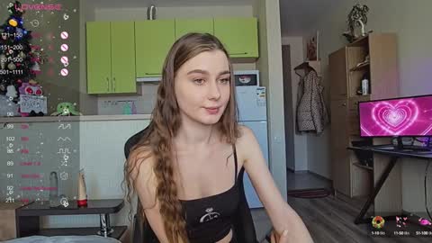 Snapshot of _pinkypie__ chatting on 01/12/25, 10:34 Lili online show from 01/12/25, 10:34