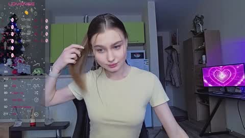 Snapshot of _pinkypie__ chatting on 01/15/25, 10:38 Lili online show from 01/15/25, 10:38