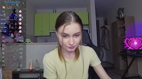 Snapshot of _pinkypie__ chatting on 01/15/25, 01:41 Lili online show from 01/15/25, 01:41