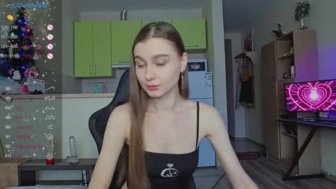 Snapshot of _pinkypie__ chatting on 01/16/25, 10:42 Lili online show from 01/16/25, 10:42