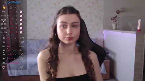 Snapshot of _pinkypie__ chatting on 03/07/25, 10:56 Lili online show from 03/07/25, 10:56