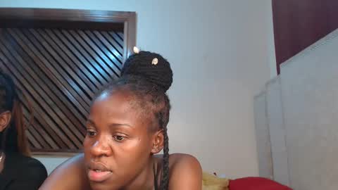pixie online show from 03/03/25, 09:37