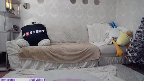 _pretty_fox_ online show from 12/24/24, 04:44