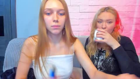 Snapshot of _prettybaby_ chatting on 12/15/25, 06:34 _prettybaby_ online show from 12/15/25, 06:34