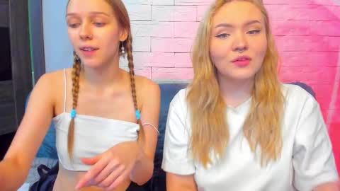 Snapshot of _prettybaby_ chatting on 12/16/25, 06:24 _prettybaby_ online show from 12/16/25, 06:24