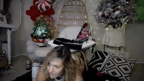 Snapshot of _prettygirls69 chatting on 12/19/24, 07:51 Lalalynn69 online show from 12/19/24, 07:51