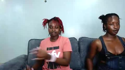 Snapshot of _prettyred chatting on 10/12/25, 10:20 _prettyred online show from 10/12/25, 10:20