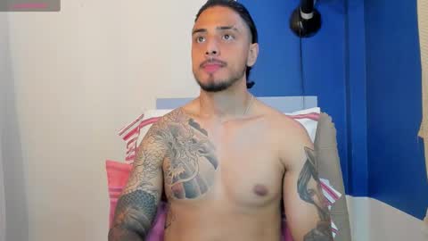 Snapshot of _ragnark_1999 chatting on 10/02/25, 12:01 ragnark online show from 10/02/25, 12:01