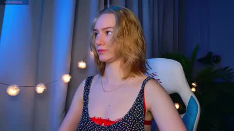 Snapshot of _ramona__ chatting on 12/23/25, 06:11 im Amy online show from 12/23/25, 06:11