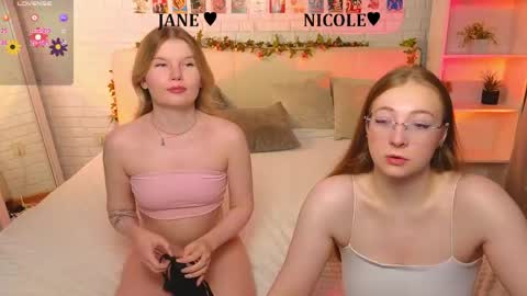 Merlizz Eva Jane Mila Nicole  left to right  online show from 05/31/26, 07:59
