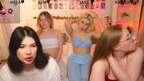Merlizz Eva Jane Mila Nicole  left to right  online show from 06/01/26, 08:10