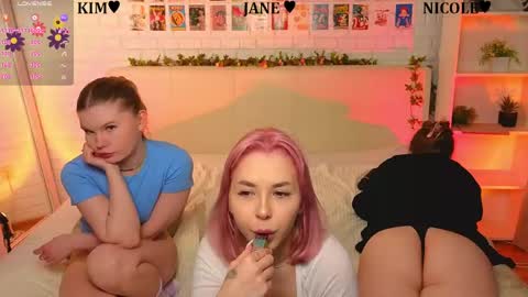 Merlizz Eva Jane Mila Nicole  left to right  online show from 06/08/26, 01:28
