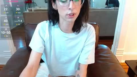 Snapshot of _ravencoxx_ chatting on 07/23/26, 05:22 Raven online show from 07/23/26, 05:22