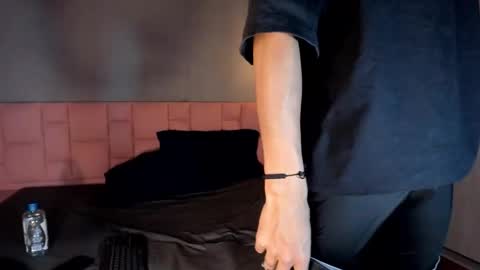 Snapshot of _realwav chatting on 11/20/25, 05:12 wav online show from 11/20/25, 05:12