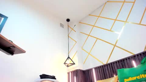 Snapshot of _rebecca1 chatting on 10/21/25, 04:19 rebecca online show from 10/21/25, 04:19