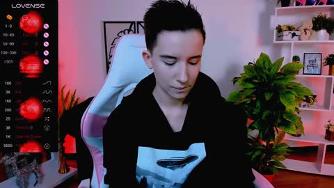 Snapshot of _rein_ramm chatting on 01/28/25, 06:16 Rein online show from 01/28/25, 06:16