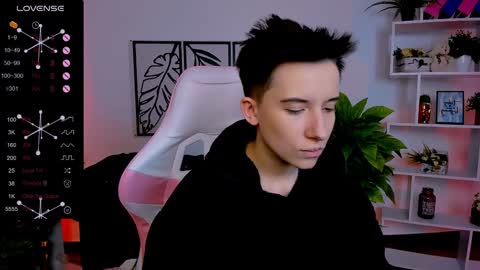 Snapshot of _rein_ramm chatting on 02/05/25, 06:24 Rein online show from 02/05/25, 06:24