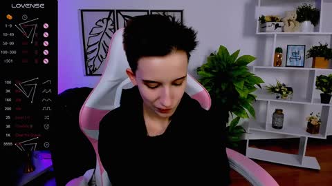 Snapshot of _rein_ramm chatting on 02/06/25, 10:48 Rein online show from 02/06/25, 10:48