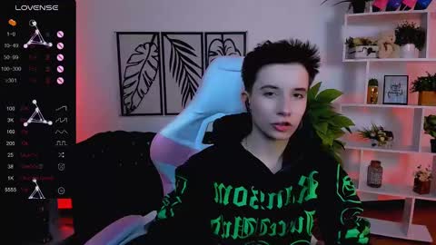 Snapshot of _rein_ramm chatting on 02/12/25, 09:20 Rein online show from 02/12/25, 09:20