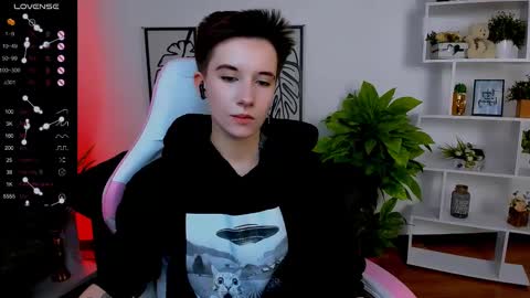 Snapshot of _rein_ramm chatting on 02/17/25, 09:03 Rein online show from 02/17/25, 09:03